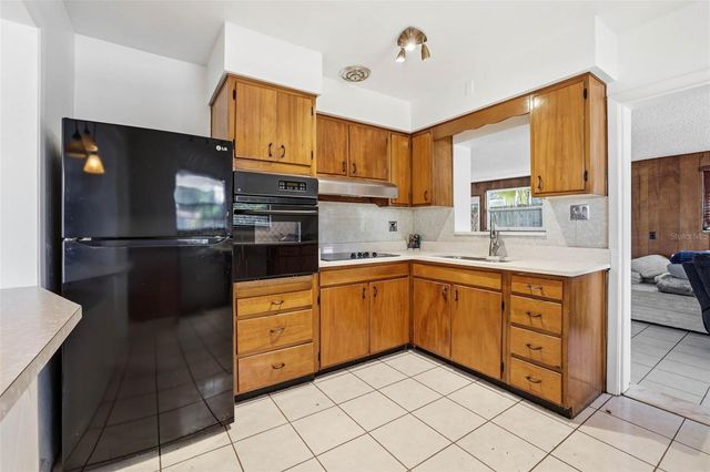2112 W ORIENT STREET, Tampa, FL 33607
