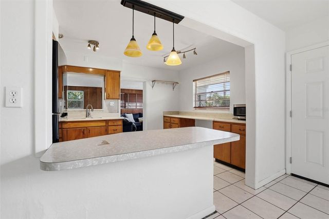 2112 W ORIENT STREET, Tampa, FL 33607