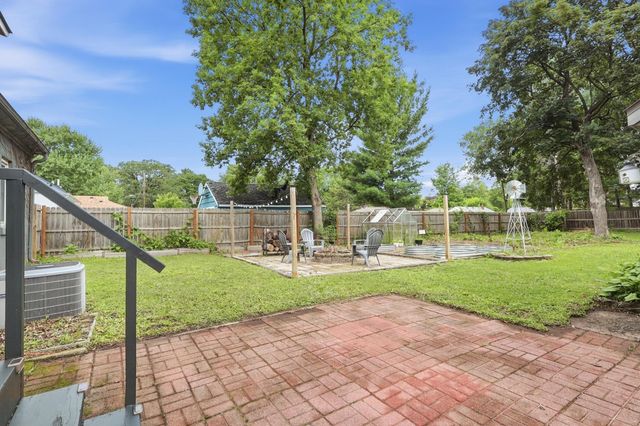 2258 W 105th Street, Bloomington, MN 55431