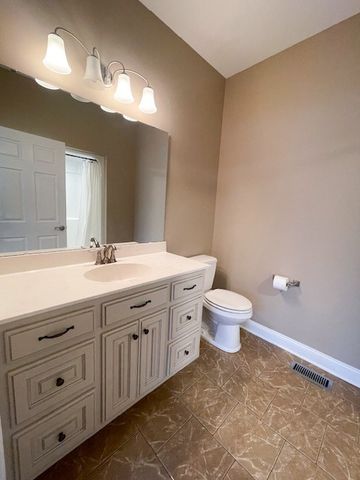 220 Bryan Dr, Winchester, TN 37398