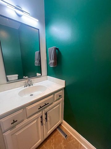 220 Bryan Dr, Winchester, TN 37398