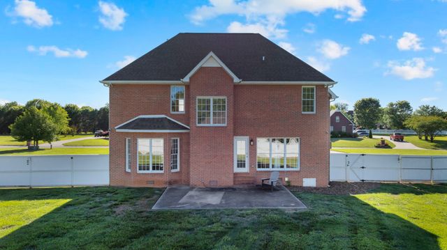 220 Bryan Dr, Winchester, TN 37398