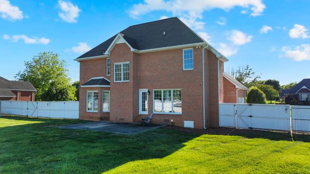 220 Bryan Dr, Winchester, TN 37398