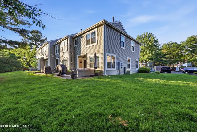 53 Horseshoe Court, Tinton Falls, NJ 07753
