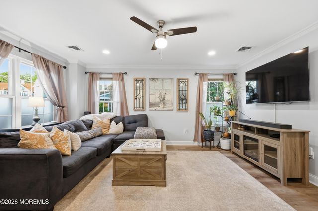 53 Horseshoe Court, Tinton Falls, NJ 07753