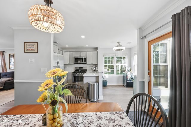 53 Horseshoe Court, Tinton Falls, NJ 07753