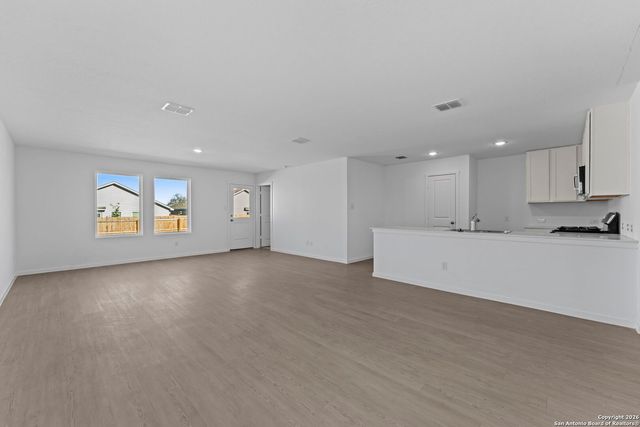 100 Ellendale Place, Fredericksburg, TX 78624