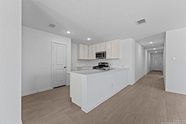 100 Ellendale Place, Fredericksburg, TX 78624