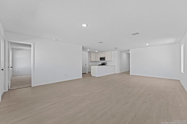 100 Ellendale Place, Fredericksburg, TX 78624