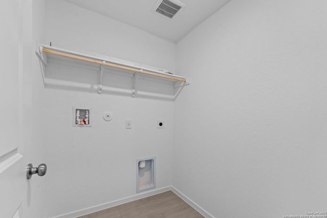 100 Ellendale Place, Fredericksburg, TX 78624