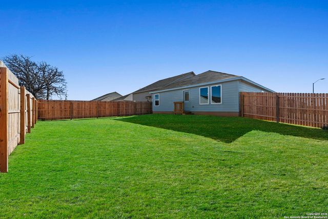 100 Ellendale Place, Fredericksburg, TX 78624