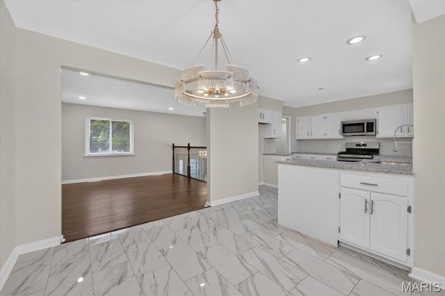 2026 Dawson Drive, St Charles, MO 63301
