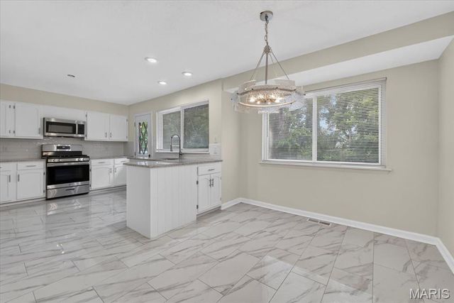 2026 Dawson Drive, St Charles, MO 63301