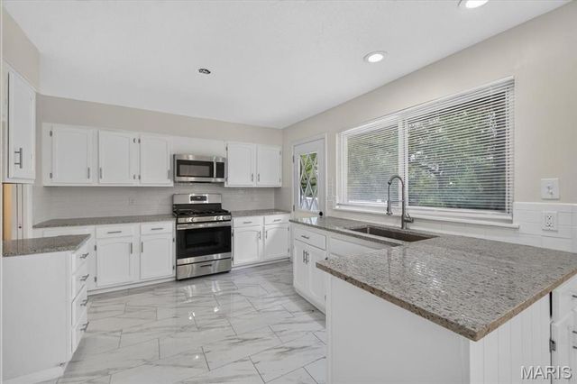 2026 Dawson Drive, St Charles, MO 63301