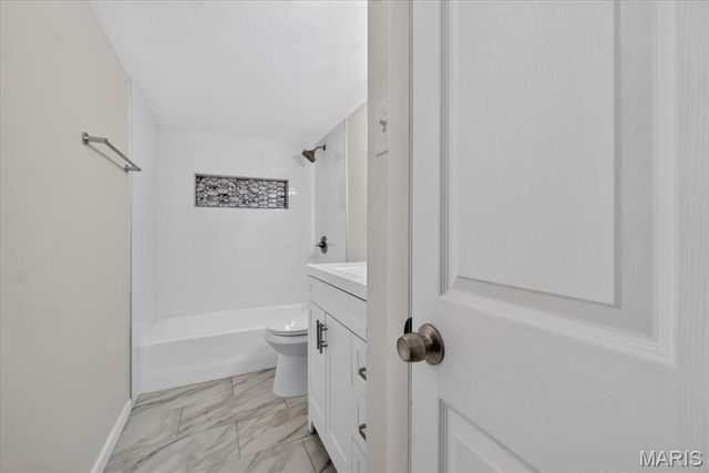 2026 Dawson Drive, St Charles, MO 63301