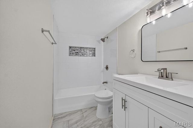 2026 Dawson Drive, St Charles, MO 63301