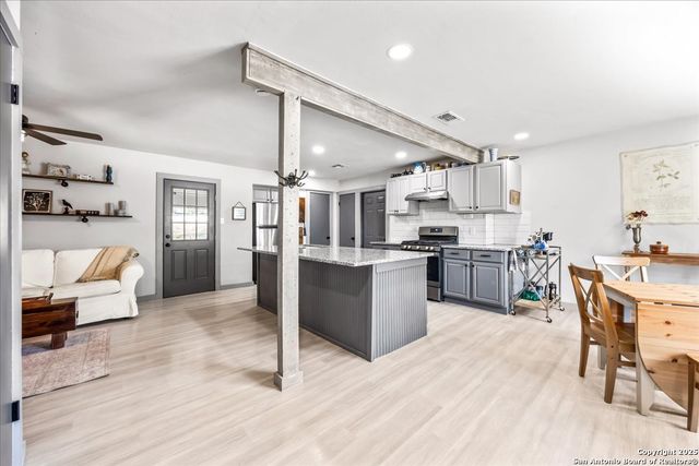 519 Willow Dr, Converse, TX 78109