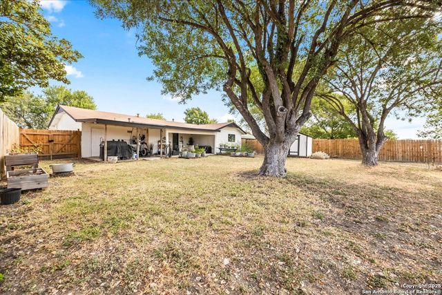 519 Willow Dr, Converse, TX 78109