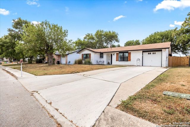 519 Willow Dr, Converse, TX 78109