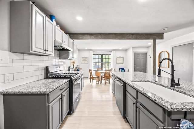 519 Willow Dr, Converse, TX 78109