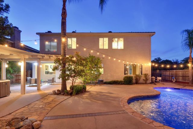 10216 Sorenstam Dr, Sacramento, CA 95829