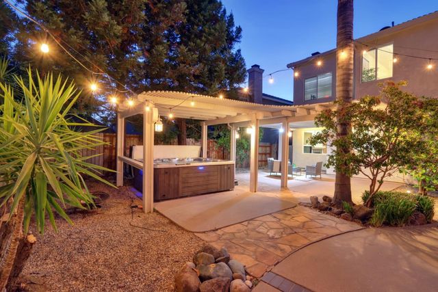 10216 Sorenstam Dr, Sacramento, CA 95829