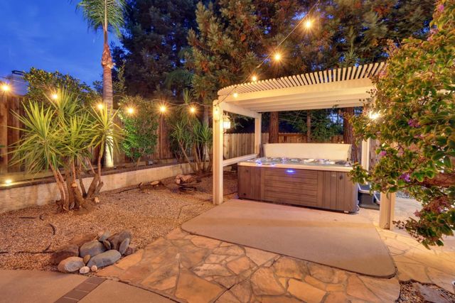 10216 Sorenstam Dr, Sacramento, CA 95829