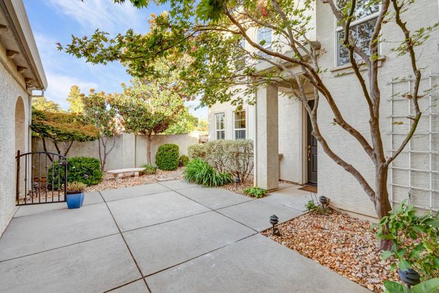 10216 Sorenstam Dr, Sacramento, CA 95829