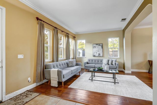 10216 Sorenstam Dr, Sacramento, CA 95829