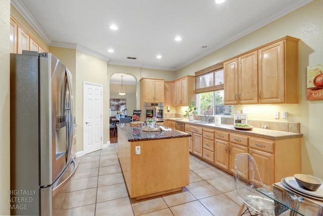 10216 Sorenstam Dr, Sacramento, CA 95829