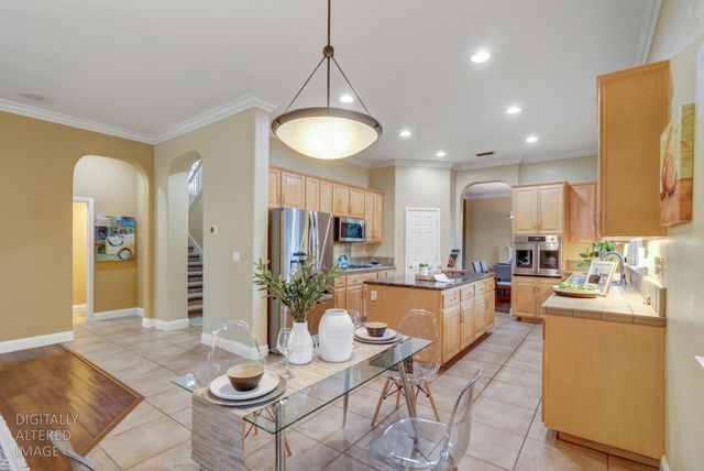 10216 Sorenstam Dr, Sacramento, CA 95829