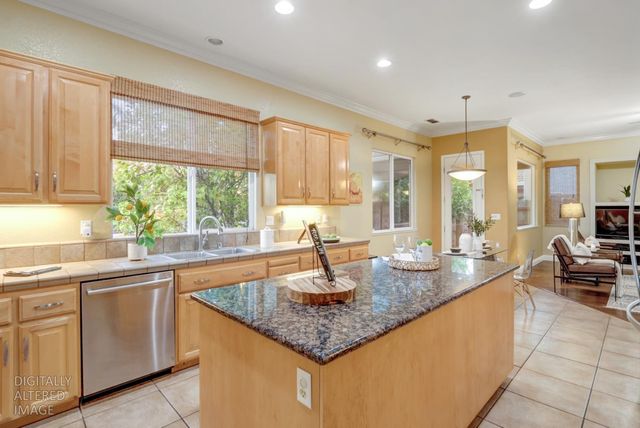 10216 Sorenstam Dr, Sacramento, CA 95829