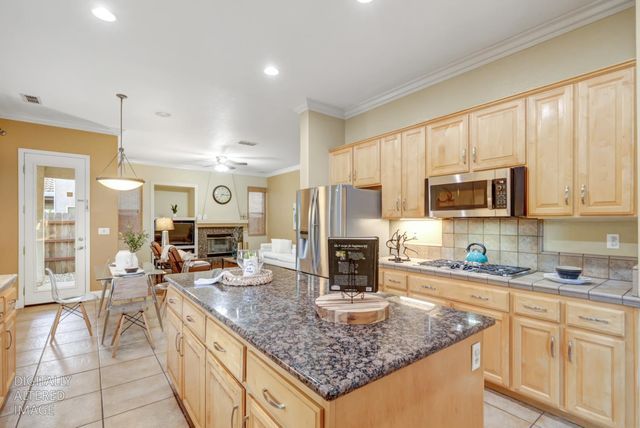 10216 Sorenstam Dr, Sacramento, CA 95829