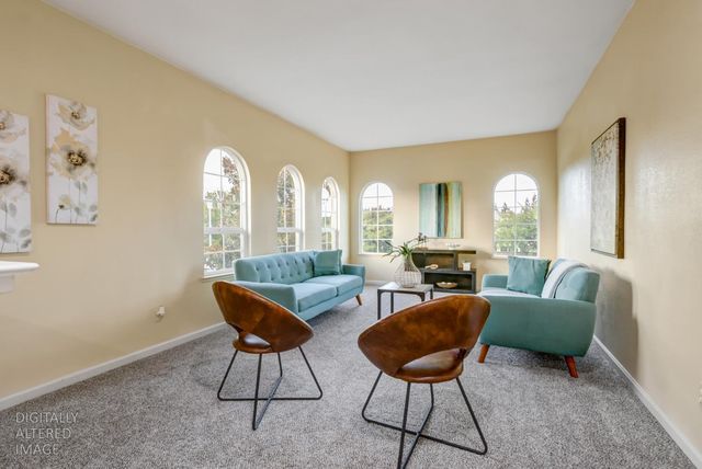 10216 Sorenstam Dr, Sacramento, CA 95829