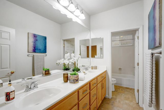 10216 Sorenstam Dr, Sacramento, CA 95829