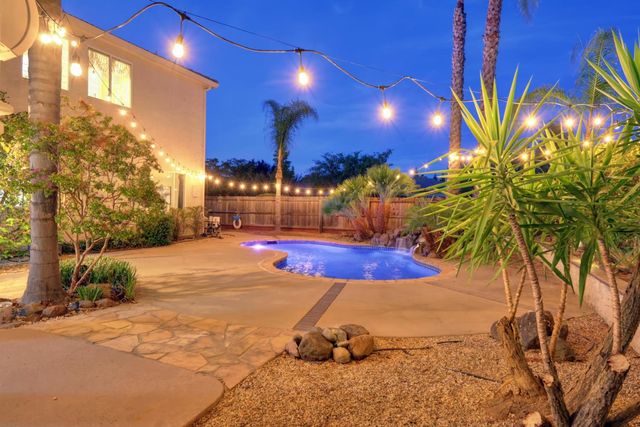 10216 Sorenstam Dr, Sacramento, CA 95829