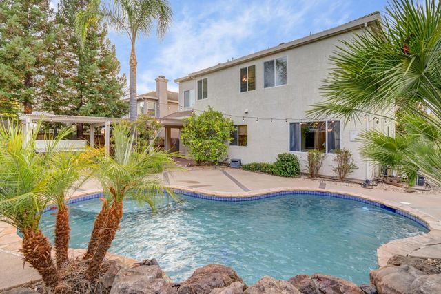 10216 Sorenstam Dr, Sacramento, CA 95829