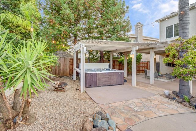 10216 Sorenstam Dr, Sacramento, CA 95829