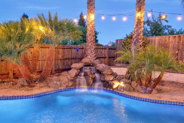10216 Sorenstam Dr, Sacramento, CA 95829