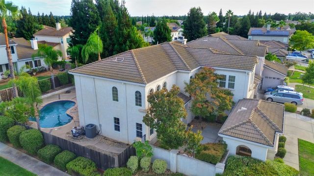 10216 Sorenstam Dr, Sacramento, CA 95829