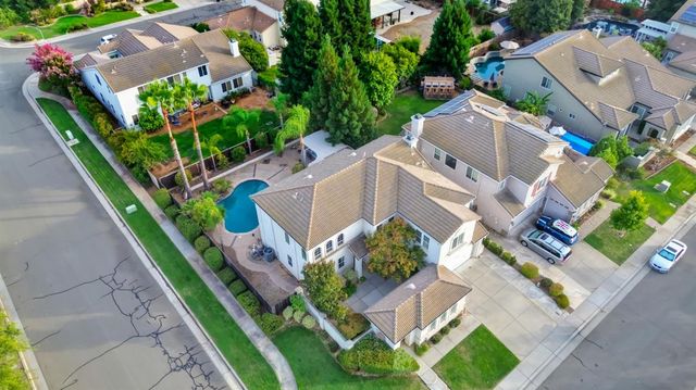 10216 Sorenstam Dr, Sacramento, CA 95829