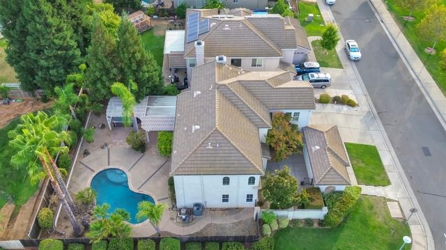 10216 Sorenstam Dr, Sacramento, CA 95829