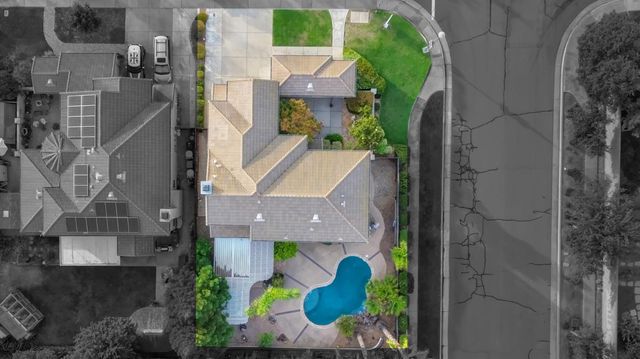 10216 Sorenstam Dr, Sacramento, CA 95829