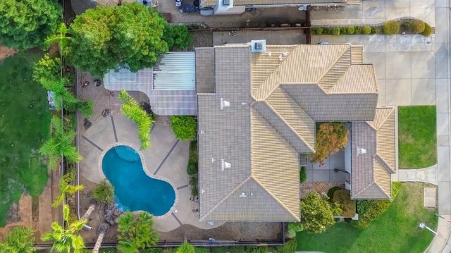 10216 Sorenstam Dr, Sacramento, CA 95829