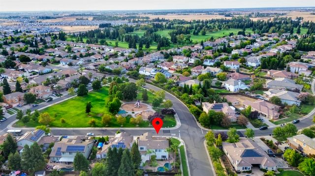 10216 Sorenstam Dr, Sacramento, CA 95829