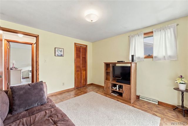 31 Coshway Place, Tonawanda, NY 14150