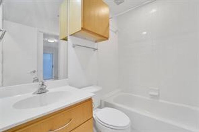 2202 N Peak Street, Dallas, TX 75204