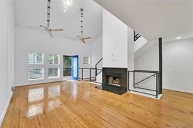 2202 N Peak Street, Dallas, TX 75204