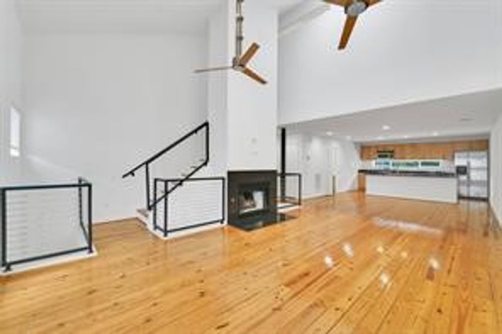 2202 N Peak Street, Dallas, TX 75204