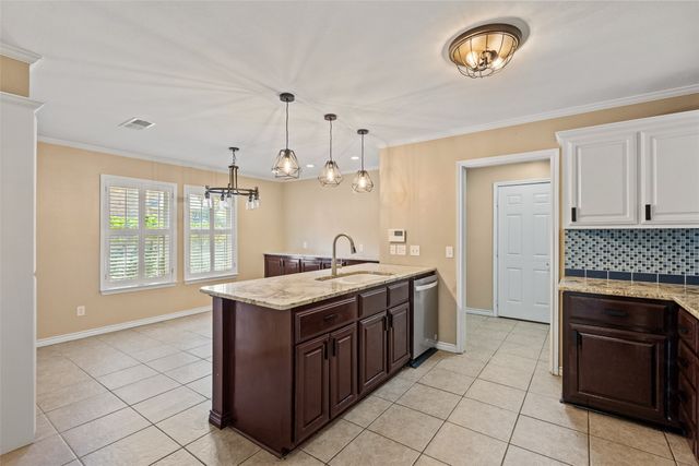 2830 Oak Creek Drive, Paris, TX 75462